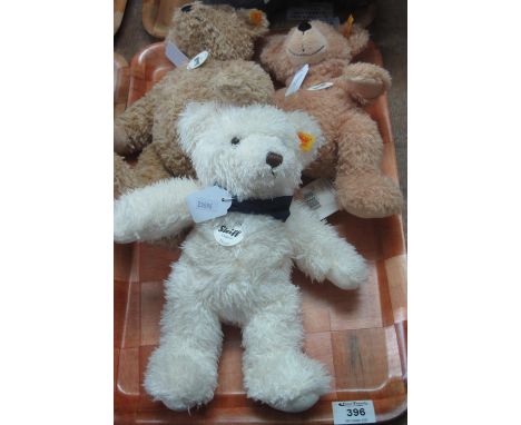 Three modern Steiff teddy bears, Victor Fynn and Elmar. (3)(B.P. 21% + VAT) 