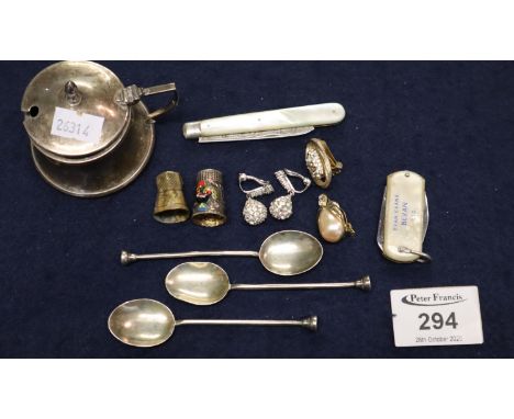 Bag of assorted oddments of silver, costume jewellery, silver bladed fruit knife, silver mustard pot, coffee spoons etc. (B.P