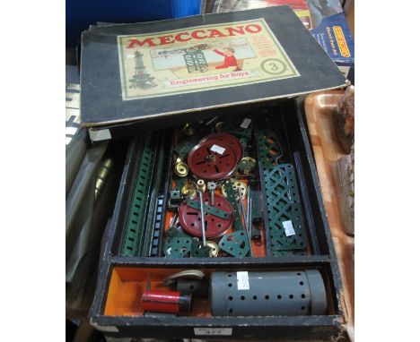 Vintage Meccano 'Engineering for Boys no.3' set in original box. (B.P. 21% + VAT) Not checked if complete.Box in poor conditi