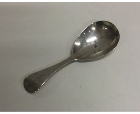 A George III 18th Century silver caddy spoon. London 1785. By Samuel Godbehere. Approx. 13 grams. Est. £30 - £50.