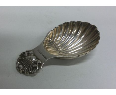 A silver caddy spoon. Birmingham. Approx. 19 grams. Est. £ 20 - £30.