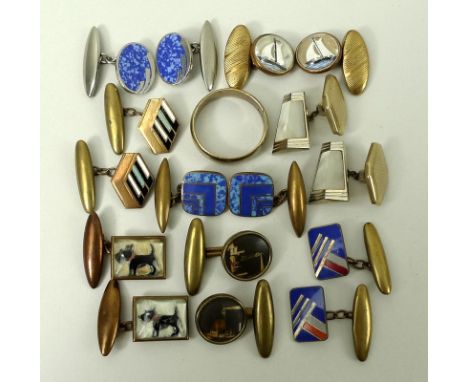 A gentleman's 9ct gold wedding band, size U, 3.8g, together with a group of eight pairs of chain link cufflinks, including tw