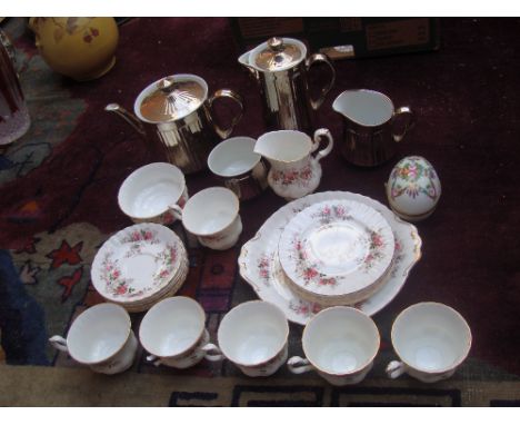 A Royal Albert Lavender Rose pattern part tea service (one cup a/f) (21 pieces) together with four pieces of Royal Worcester 