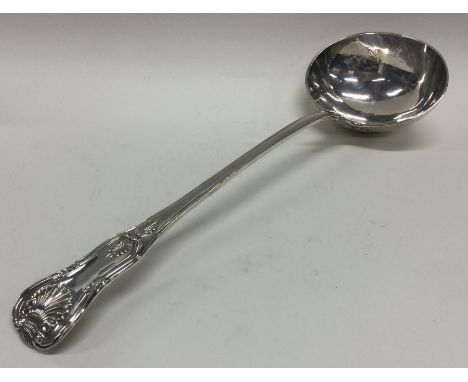 A good Kings' pattern silver soup ladle. London circa 1870. Approx. 295 grams. Est. £180 - £220.