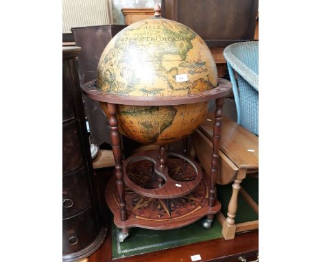 Globe cocktail cabinet 