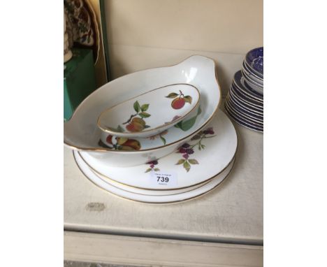 Four pieces of Worcester Evesham 