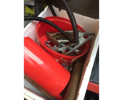 Box of tools 