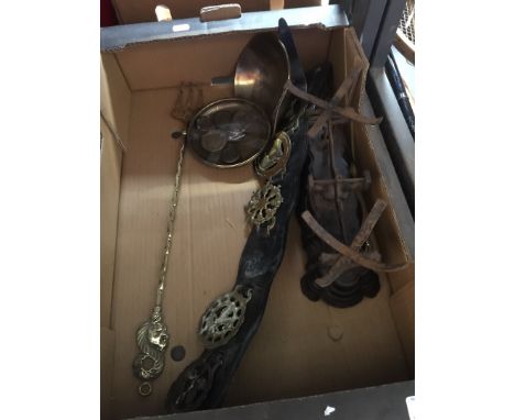 1 box containing vintage weighing scales 