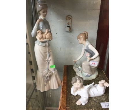 Three Lladro figures 