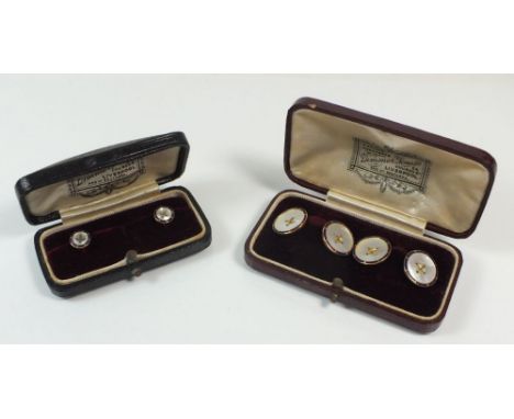 A pair of fine 18ct gold and enamel gentleman's cufflinks, cased and a pair of matching studs, cased 