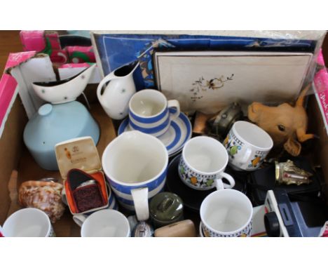 A mixed lot of vintage items including Cornishware Polaroid camera, Ronson lighter, coffee cups and saucers etc