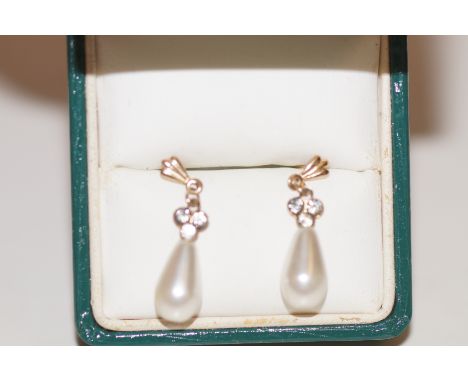 9ct Gold Pearl Drop Earrings 