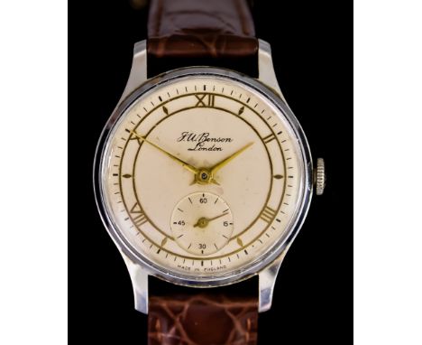 A Gentleman's Manual Wind Wristwatch, stainless steel case, 32mm diameter, fitted with Smiths movement, cream enamel dial wit