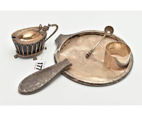 A SMALL PARCEL OF SILVER, comprising an Edwardian oval mustard with wire work frame, blue glass liner, maker's mark rubbed, B