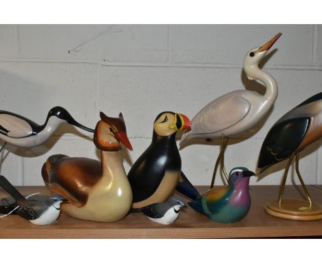 A GROUP OF FEATHERS GALLERY BIRD FIGURINES, comprising a Feathers Gallery limited edition 1784/2000 'Avocet', two 'Wagtail' 2