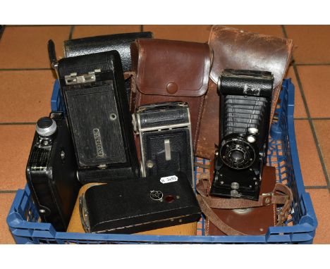 A QUANTITY OF ASSORTED VINTAGE CAMERAS, mainly Kodak vest pocket folding cameras, but also includes an F Deckel Compur foldin