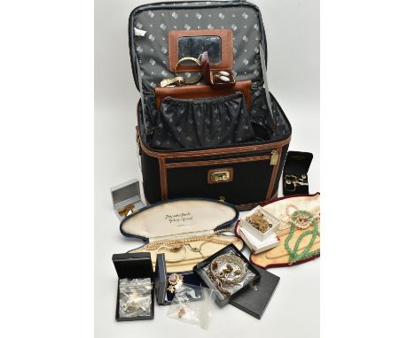 A TRAVEL CASE WITH COSTUME JEWELLERY, to include a hinged rolled gold bangle, a crackled quartz beaded necklace fitted with a