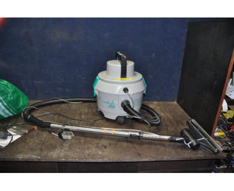 A VAX ESSENTIALS CARPET WASHER with attachments (PAT pass and working)