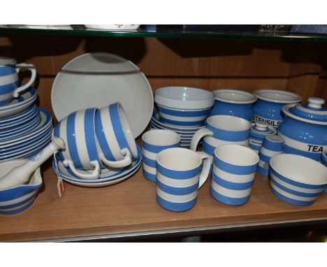 A QUANTITY OF T.G.GREEN CORNISH KITCHENWARE, comprising a pudding bowl (green backstamp), two utensil jars, a lidded tea cadd
