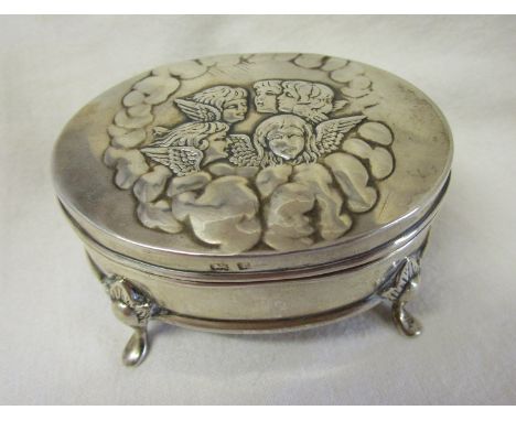 Hallmarked silver pill box - Circa 1905 - Depicting Reynolds portrait of Lady Frances Gordon - Gross weight 43g