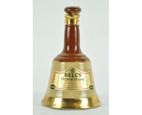 A Wade Bells Old Scotch whisky decanter (some ullage), 13 1/3 fl oz, 70% proof