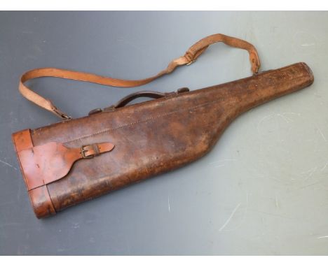 Vintage leather leg of mutton gun case with shoulder strap and fitted interior, 78cm long.&nbsp;