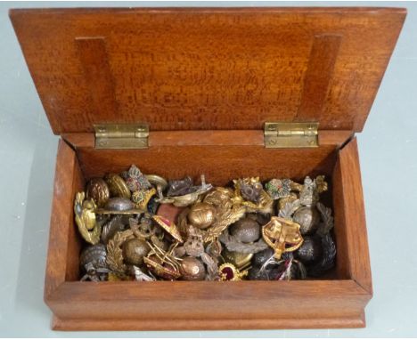 Approximately forty Royal Marines, Royal Marines Light Infantry, Royal Marines Artillery badges, buttons and rank insignia&nb