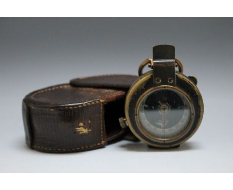 A CASED WWI COMPASS BY REYNOLDS & BRANSON OF LEEDS, 5.5 cm