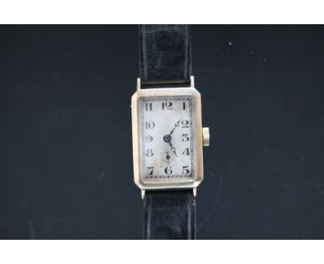 A ROTARY MAXIMUS 9 CARAT GOLD WRISTWATCH, having Arabic numerals, outer minute track and a subsidiary dial at 6 o'clock, W 2 