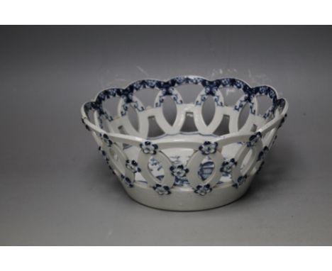 AN EARLY ROYAL WORCESTER PIERCED LATTICE BLUE AND WHITE BASKET,  crescent mark to base, Dia 18.75 cm
