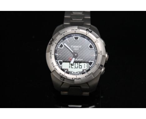 A GENTS TISSOT 'T TOUCH' TYPE WRISTWATCH, on titanium style bracelet, Dia 4.5 cm 