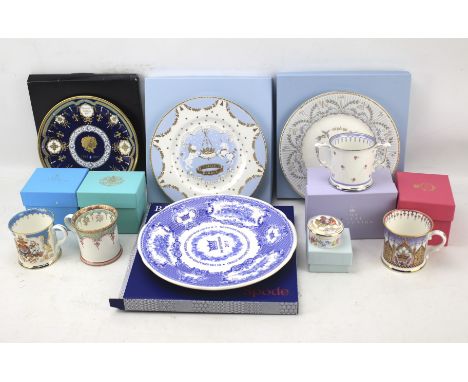 An assortment of commemorative ceramics regarding the British Royal Family. Including pieces from the Royal Collection, Spode