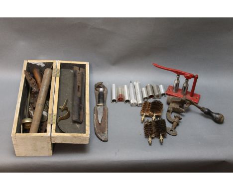 A quantity of gun parts, forends, straps, etc., re-loading tools, 4 and 8 bore brushes etc.