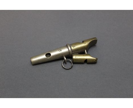 A vintage sheep dog training whistle, three pitch tone with G, D and C, length approximately 9 cm.
