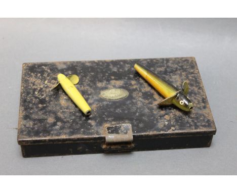 Hardy black Japanned tackle box, containing vintage Devon minnows, floats, 2 Hardy Devon minnows, etc.  Width 16.5 cm. 