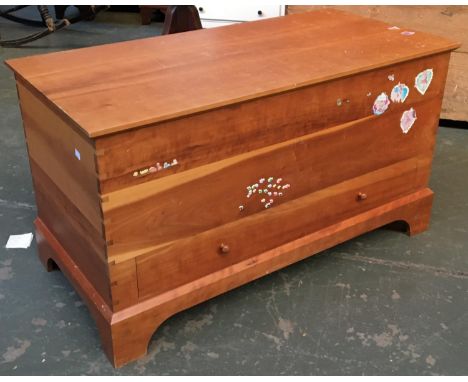 A modern maple blanket box with single drawer on bracket feet, 104x52x58cm 