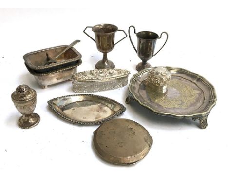 A mixed lot of silver and plated items, to include small silver trophy cup, silver topped dressing table pot, pin dish, plate