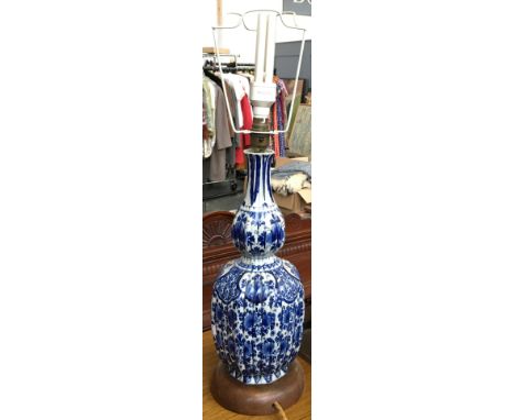 A blue Delft table lamp on turned wood base, approx. 40cmH 