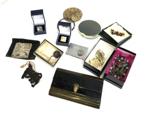 Mixed lot including a Vanity Fair compact, manicure set, 2 bead necklaces, enamel bangle, stamp holder and others 