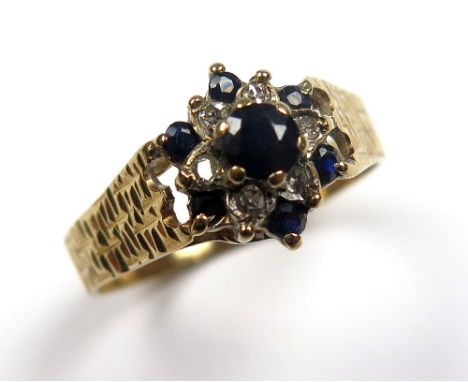 9ct Gold Sapphire set Ring size R weight 2.5 grams