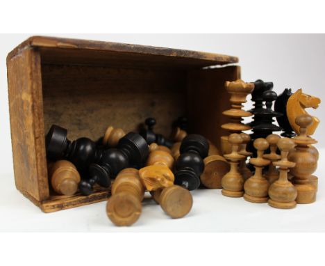 Complete set of thirty-two boxwood chess pieces, circa early 20th century, a few repaired, height 7.5cm and smaller