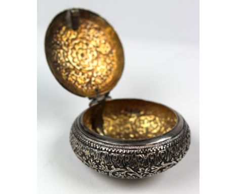 Round Indian Silver Snuff Box weight 2.6 oz approx