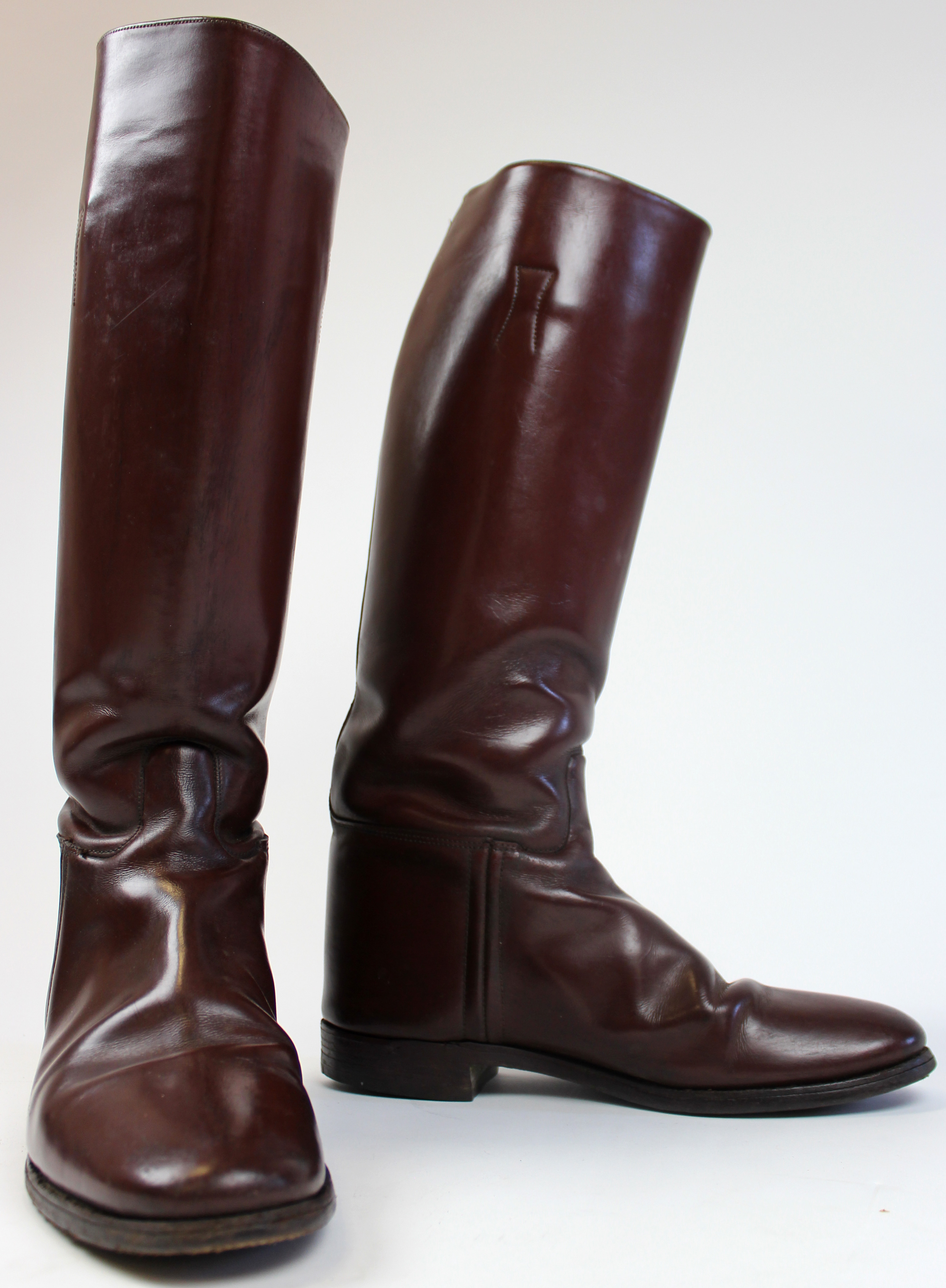 brown leather riding boots 