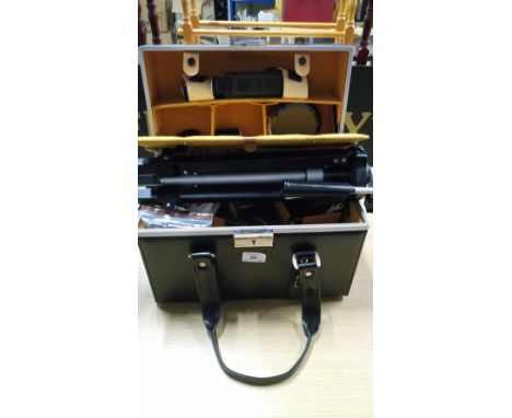 CAMERA CASE & TRIPOD