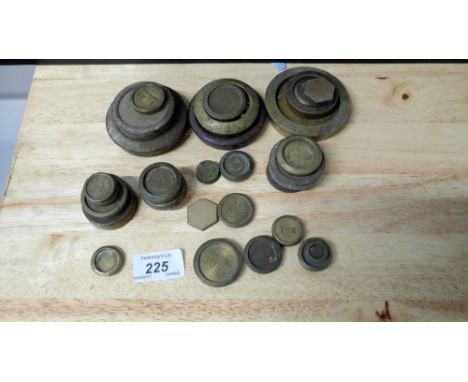 SMALL BOX OF SCALE WEIGHTS