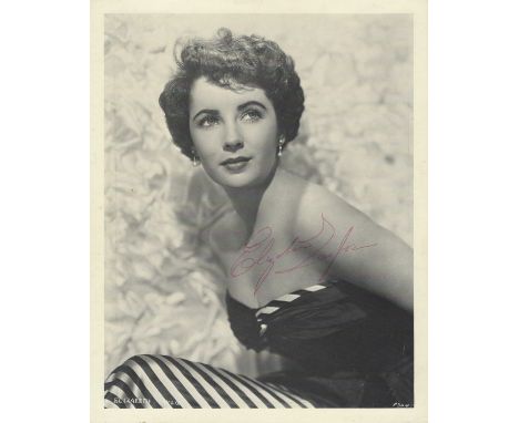 TAYLOR ELIZABETH: (1932-2011) English Actress, Academy Award winner. Vintage signed 8 x 10 photograph, the light cardstock im