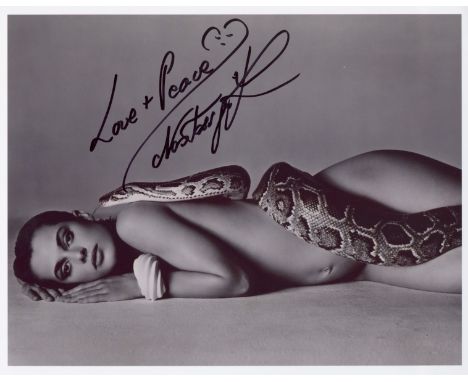 KINSKI NASTASSJA: (1961-&nbsp;&nbsp;&nbsp;&nbsp; ) German-born Actress. A very attractive 10 x 8 photograph of Kinski, the im