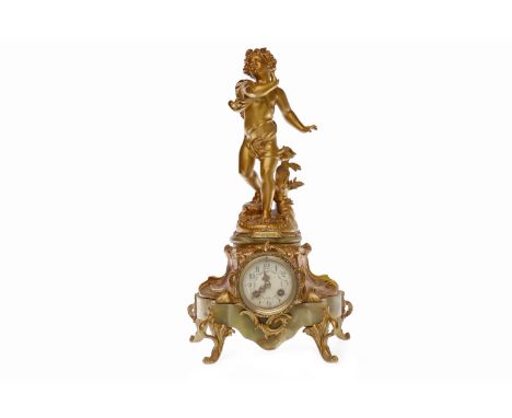 EARLY 20TH CENTURY FRENCH GILT METAL AND ONYX MANTEL CLOCKthe movement by L. Marti et Cie. numbered 2386, the cream enamel fa