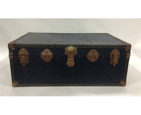 Large storage trunk in dark blue 