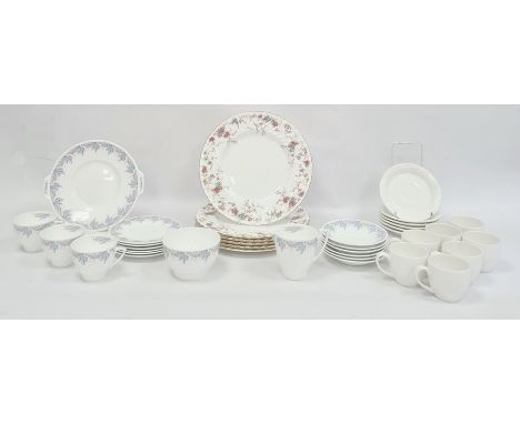 Minton 'Hoylake' pattern part tea service, no.B1456 to base, a set of five Minton dinner plates, no.5376 to base, a Royal Wor